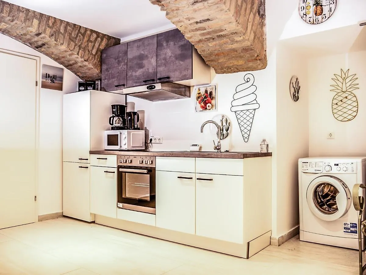 Wohnen Im Herzen Von Wien Budget Apartment  Vienna