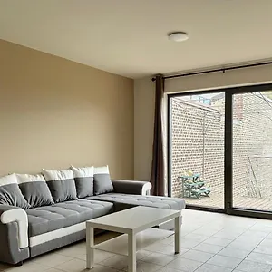 https://station-64-b1-charleroi-airport.brusselshotelsbook.com