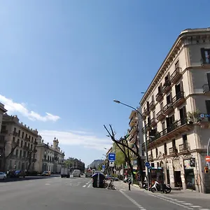 hostal-orleans-barcelona.topbarcelonahotels.com/